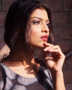 Sharvary Joshi Instagram - You are your own sun. Allow the inner light to fall on everything around you. Brightening the skin is not important, brightening the surrounding is.🌅✌️😇

Mua and click by @_couturiere @couture.photography__ 
Dress by @sonalkabra_official
Editing by @ssharvaryjoshi

#actress #entrepreneur #ssharvaryjoshi #actor #artist #confidentwomen #passionate #photoshoot #editing #photography #redlips #takerisk #nofear #successmatters #sonalkabra #sanchitakhajuria #instagood #instavibe #fashion #fashionblogger #light #mostbeautiful #style #fashionista #diva #sunkissed #innerlight