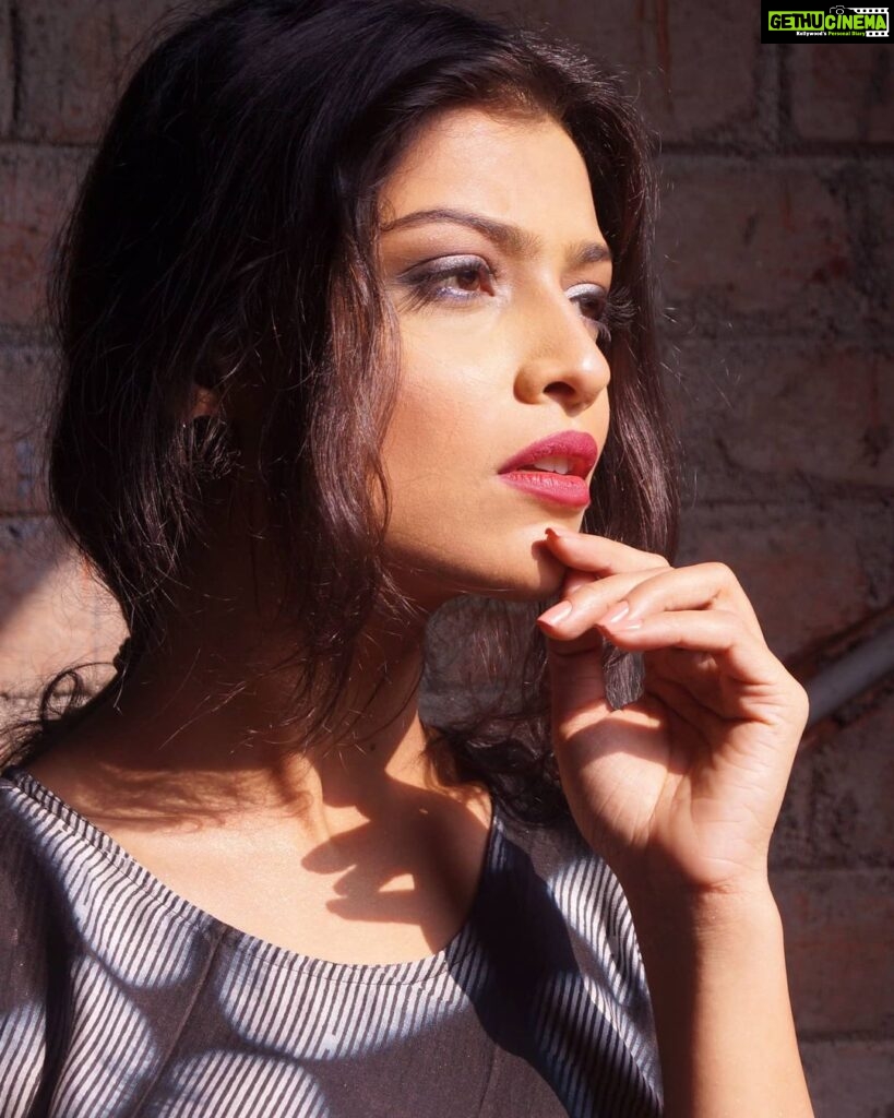 Sharvary Joshi Instagram - You are your own sun. Allow the inner light to fall on everything around you. Brightening the skin is not important, brightening the surrounding is.🌅✌️😇 Mua and click by @_couturiere @couture.photography__ Dress by @sonalkabra_official Editing by @ssharvaryjoshi #actress #entrepreneur #ssharvaryjoshi #actor #artist #confidentwomen #passionate #photoshoot #editing #photography #redlips #takerisk #nofear #successmatters #sonalkabra #sanchitakhajuria #instagood #instavibe #fashion #fashionblogger #light #mostbeautiful #style #fashionista #diva #sunkissed #innerlight Pune, Maharashtra