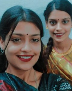 Sharvary Joshi Instagram - Togetherness is the true happiness 😇😘
Happy Diwali 💫 Happy New Year

#diwali2020 #happydiwali #saree #sisters #together #happiness #saalmubarak