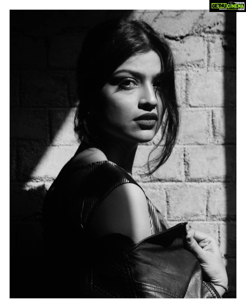 Sharvary Joshi Instagram - “In black and white there are more colors than color photography, because you are not blocked by any colors so you can use your experiences, your knowledge, and your fantasy, to put colors into black and white.” – Anders Petersen ⁣⁣⁣ 👗Dress: @sonalkabra_official ⁣ 📸 &💄: @couture.photography__ for @_couturiere 🖤⁣⁣⁣ 💻 Editing : @sharvaryjoshi 🦋⁣⁣ ⁣⁣⁣ BTS: I tried to feel the essence of another personality which could perhaps reside in me. It turned out to be this. ⁣⁣ #blackandwhite #interpretive #black #white #photography #editing #photoshop #portrait #blackandwhiteportrait #highcontrast #intrinsic #blackandwhitephotography #onceanactoralwaysanactor #fantasy #experience #blackandwhitephotographylovers⁣⁣⁣ #blackandwhitephotoshoot⁣⁣⁣ #model #modelling #contrast #highcontrast #acting #actress #actor #modellife #actorslife🎬 #trueself #blackandwhitequotes #🖤 #⬛ #⬛️⬜️ #⬛️⬜️