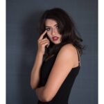 Sharvary Joshi Instagram - Pure power of Accented scheme! 🖤❤️🖤 Photo edited by: @virag9468 MUA : @_couturiere #purepower #power #bold #black #redlips #boldlook #attitude #photoshoot #actress #model #modelling #folioshoot #folio #actor #actorslife #optimism #selflove #strong #instavibes #pose #sexypose #hotness🔥 #accented #colourscheme #greybackground #mid #simpleandclassy #photoshoot #photography #powerful #actinglife