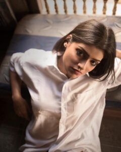 Sharvary Joshi Instagram - "Each of us is born with a box of matches inside us but we can't strike them all by ourselves." ~ Laura Esquivel 🔸Edited by: @virag9468
#fire #love #matches #lust #white #beige #bold #lovely #strike #lovelife #LauraEsquivel #quote #instaphoto #photography #photoshoot #model #modelling #professionalmodel #professional #sexy #feeltheheat #lookingatyou #instagram_faces
#glamourgirl