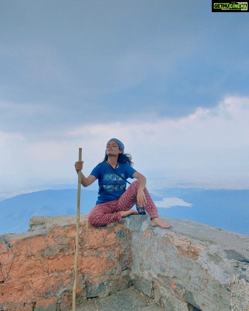 Sharvary Joshi Instagram - At 5,650 ft. 💙 . . . . . . . #bliss #climbing #10000steps #climbingmountains #duttaguru #gurushikhar #gurushikhar #girnar #girnari #girnari_moj #junagadh #junagadh_ni_moj #shiv #jatra #bhakti #blue #landscape #brahmavishnumahesh #trimurti #instamood #mountain
