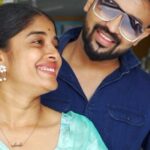 Sheela Rajkumar Instagram - நீயும் காதல் கொண்டயா ??? ... #anchor_azhar#actor_azhar#sheela#tolet#noodles#nammavittupillai#actress