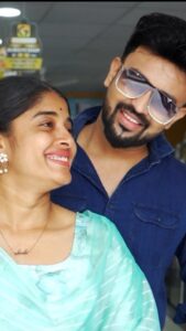 Sheela Rajkumar Instagram - நீயும் காதல் கொண்டயா ??? ... #anchor_azhar#actor_azhar#sheela#tolet#noodles#nammavittupillai#actress