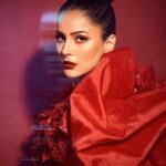 Shehnaaz Kaur Gill Instagram - We literally painted the town RED! @abujanisandeepkhosla 📸 : @priyankknandwana Makeup : @sonicsmakeup Hair : @cheemabaljit2