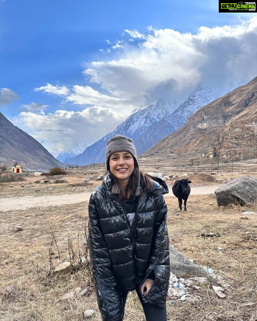 Shehnaaz Kaur Gill Instagram - Evolving in sync with mother earth 🗻🫶🏻
