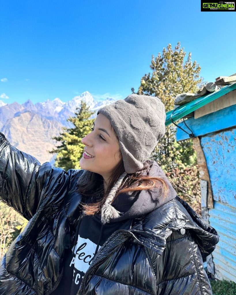 Shehnaaz Kaur Gill Instagram - Evolving in sync with mother earth 🗻🫶🏻