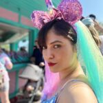 Sherin Instagram - The finger in the first picture belongs to my gorgeous girl @isa_indhu. What a day of fun of adventure it was, can’t wait to go back again. #sherin #fun #disneyparis #paris #europe #travel