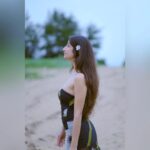 Sherlin Seth Instagram – Wishing love, grace and happiness for everyone ❤️🙏🏻
.
📸 @navin_prasathh
.
.
.
.
.
#sherlinseth #explorepage #forthegram #forme #foryou #beach #flowers ECR