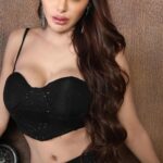 Sherlyn Chopra Instagram - Bol do na zara… #waiting for #true #love ❤️❤️❤️