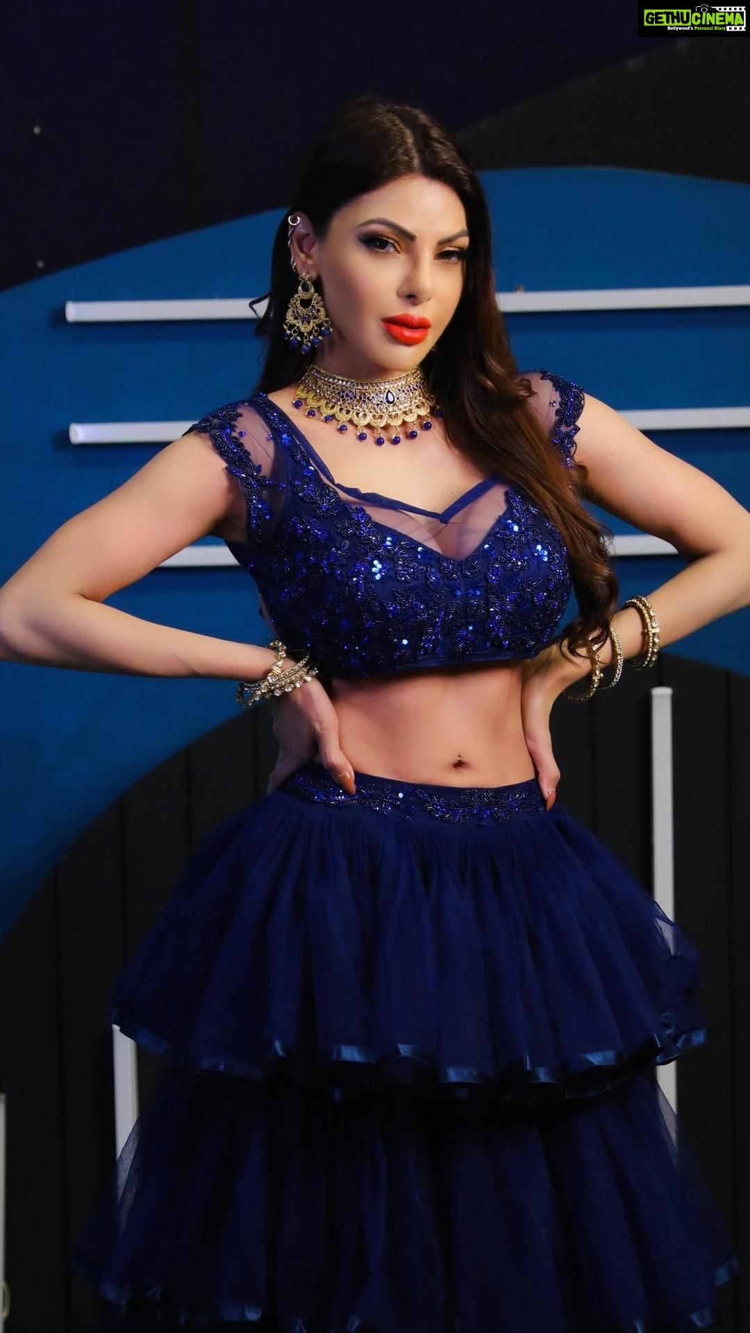 Sherlyn Chopra Instagram - #navratri #dance #reel #special 🔥🔥🔥