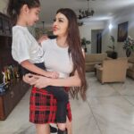 Sherlyn Chopra Instagram - With my (real, genuine) sister, Sharon & my darling niece! ❤️❤️❤️ #sunday #family #love #life #funday