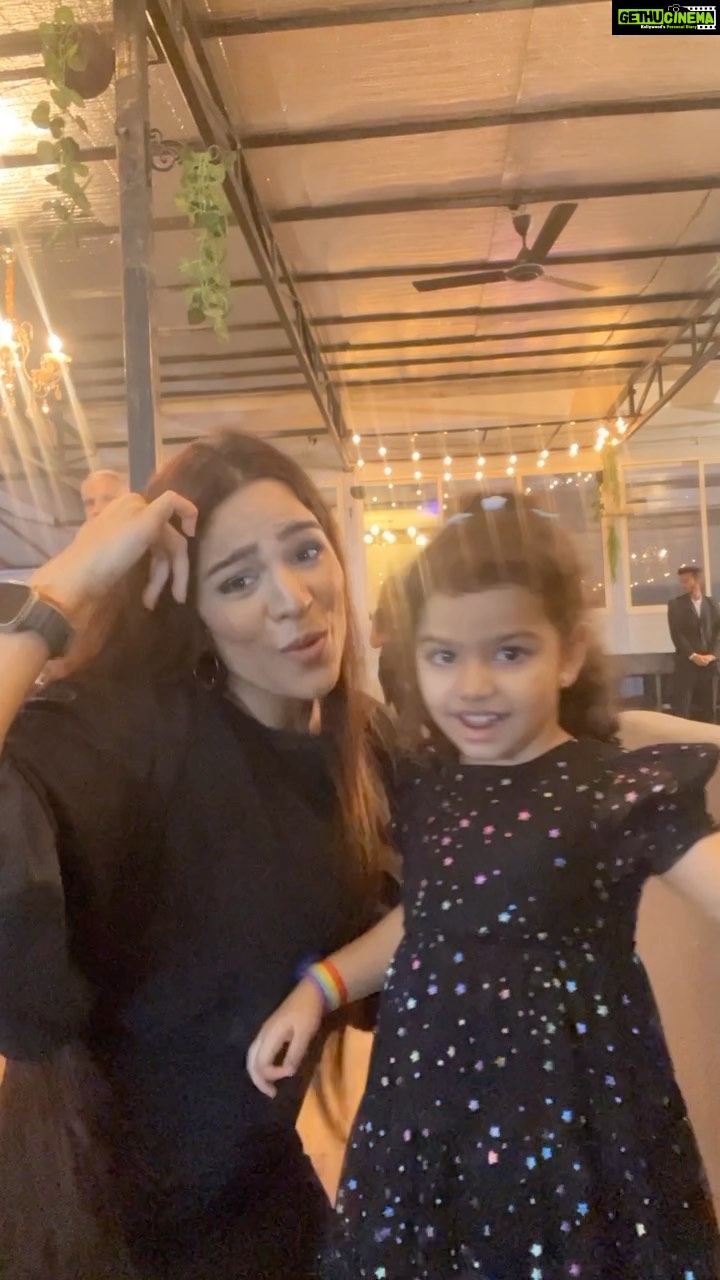 Shikha Singh Instagram - Just looking like a Wow 🤩 #babiesofinstagram #babies #baby #babygirl #girl #momlife #mom #mommy #mother #momanddaughter #mine #minime #reel #reelsvideo #reel #reelvideo #reelitfeelit #reelkarofeelkaro #grateful #thankyou #blessed #blessedwiththebest #thankyougod