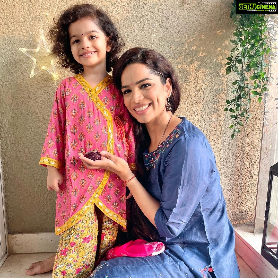 Shikha Singh Instagram - #InCollaboration with @firstcryindia ποΈβ¨ Wishing you all a Happy and safe Diwali! πͺ May your homes be filled with light, love, and laughter. When it comes to my child's shopping needs, Firstcry is my trusted destination, always delivering the best for my little one. From cute outfits to essentials, they've got it all! Isnβt Alayna looking absolutely beautiful in the Diwali outfit I got from Firstcry? Don't miss out! Explore and shop now to get a fabulous 50% off on fashion and a fantastic 45% off on everything else using my code SHIKHADW50. π Let's make this Diwali extra special with Firstcry! ππ @firstcryindia #FirstCryWaliDiwali23 #FirstCryWaliDiwali #FirstCryIndia #FirstCry #FussNowAtFirstCry #FirstCryFashion #kidsfashion