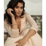 Shilpa Manjunath Instagram - ✨✨ 📸 :@ajshetty Mua: @pannas_makeup Hair @ashahairandmakeup Outfit: @samyakkclothing Jewellery: @antegra_diaries