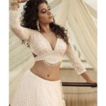 Shilpa Manjunath Instagram – “Wishing you and your loved ❤️ones a Diwali filled with joy, prosperity, and the light of love✨✨May this festival bring warmth to your home 🙏🏻and happiness to your heart. 
Happy Diwali!”🪔

📸 :@ajshetty 
Mua: @pannas_makeup 
Hair @ashahairandmakeup 
Outfit: @samyakkclothing 
Jewellery: @antegra_diaries