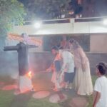 Shilpa Shetty Instagram - Eeshwar kare ki dukhon ka Ravan aur museebaton ke Mahisasur ka ,aapke jeevan se sada ke liye nikaas ho. Un dono ka naash ho aur aapka Vikas ho. Dussera aur Vijaya Dashami ki hardik shubhkamnayein. #dussehra #festival #familytime #positivity #culture #indian