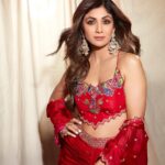 Shilpa Shetty Instagram - In the mood for some classic red charm ❤️🌹 #LookOfTheDay #ootd #red #fashion #glamour