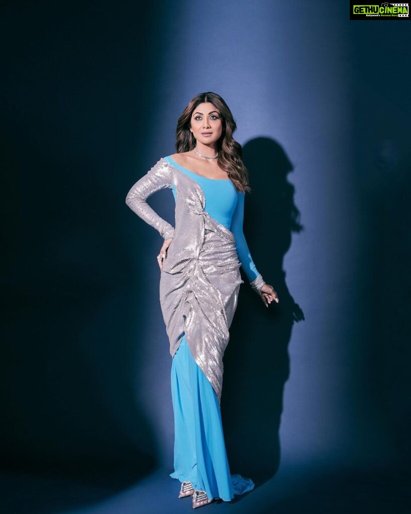 Shilpa Shetty Instagram - SeQUEENS 😉♥⚡ #LookOfTheDay #IndiasGotTalent #IGT #ootd #fashion #glamour
