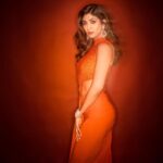 Shilpa Shetty Instagram - All That Glitters Is Gold… or in this case, Orange! 🧡✨ #LookOfTheDay #GlitterObsession #ootd #grateful
