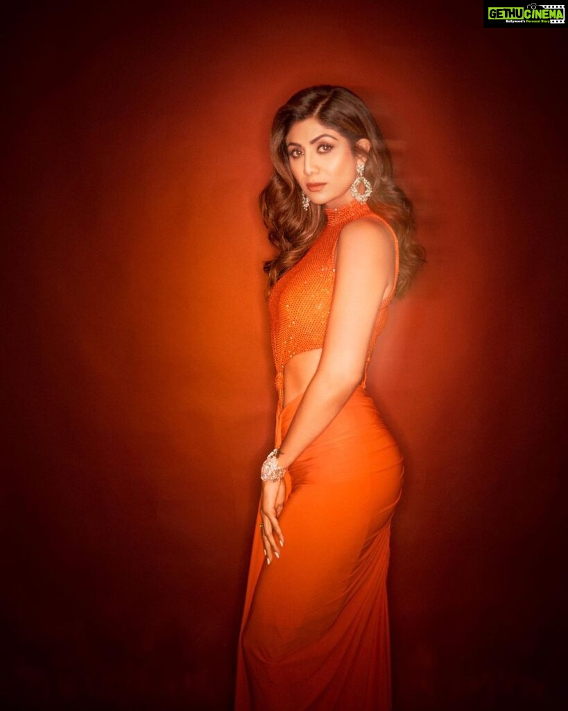 Shilpa Shetty Instagram - All That Glitters Is Gold… or in this case, Orange! 🧡✨ #LookOfTheDay #GlitterObsession #ootd #grateful