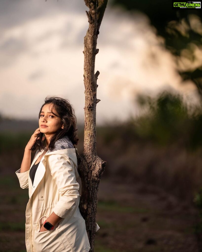 Shilpa Thakre Instagram - My Fav is last one❣️which one is yours ? 🥻 : @shivanimagdum007 💄 : @aish_makeovers31 📸 : @royalebysvs @sevenvowstories @shivank_ghurake Managed by : @rakesh_rajesh_shah @rinkeshshah.raw #shilpathakre #expressionqueen #gratitude #love #beautiful #photo #photography #photooftheday #photoshoot #photographer #photogram #sky #skyporn