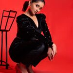 Shilpa Thakre Instagram - need black wings 💥 📸 : @fashion_btphotography 💄 : @muakajalpradhan 🧥 : @shivanimagdum007 #shilpathakre #expressionqueen #fashion #fashionstyle #fashionnova #cute #love #bold #photo #photoshoot #photography #photooftheday #photographer #shoot #shoot #black #instagram #instagood #instadaily #instafashion #instamood #morning #morningmotivation