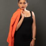Shilpa Thakre Instagram - Women who hold there Worth Hold the most Power 🔥 📸 : @fashion_btphotography 💄 : @nimi_makeoverr 📌 @jamshedhavewala #shilpathakre #expressionqueen #lady #ladyboss #fire #bold #cute #love #bold #photo #photoshoot #photography #photooftheday #photographer #shoot #shoot #black #instagram #instagood #instadaily #instafashion #instamood #evening #eveningpost