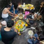 Shilpa Thakre Instagram - श्रावण महिन्याचा पहिला सोमवार आणि नागपंचमी च्या हार्दिक शुभेच्छा ✨🚩 बोला हर हर महादेव 🚩❤️ श्रावणमहिन्यातली नागद्वाराची आरती ऐकायला विसरु नका . लिंक bio मधे mention केली आहें Make reels on this song ❤️ Singer :- @mayursukale Music Composed Arranged and programmed by :- @padmanabh.official_ Produced By : @shilpa_thakre_official Rhythm Arranged and Performed by :- @omkar_ingawale_official Chorus :- Vivek Naik Sonal Naik @rahul.chitnis @_veenajoshi Mixed And Mastered by :@vinayakpawarrc3 at Sound Ideaz Studios , Mumbai Voice Recorded by @avdhootwadkar at Asia Music Vision Studios , Mumbai Rhythm Recorded by Sumit at DAWN Studios, Pune Director : vikramsenchavan DOP & BTS : Amit Mane Mayur Sukale’s Makeup : @nimi_makeover Managment :@kalyanitapaseofficial @vishalchawan_official #shilpathakre #aartinagdwara #mahadev #somvar # shravansomvar # shravan #shiva #bhole #bholenath #shankar #god #aarti #gratitude #love #likeforlikes #likeforfollow #instagood #instagram #insta #instadaily