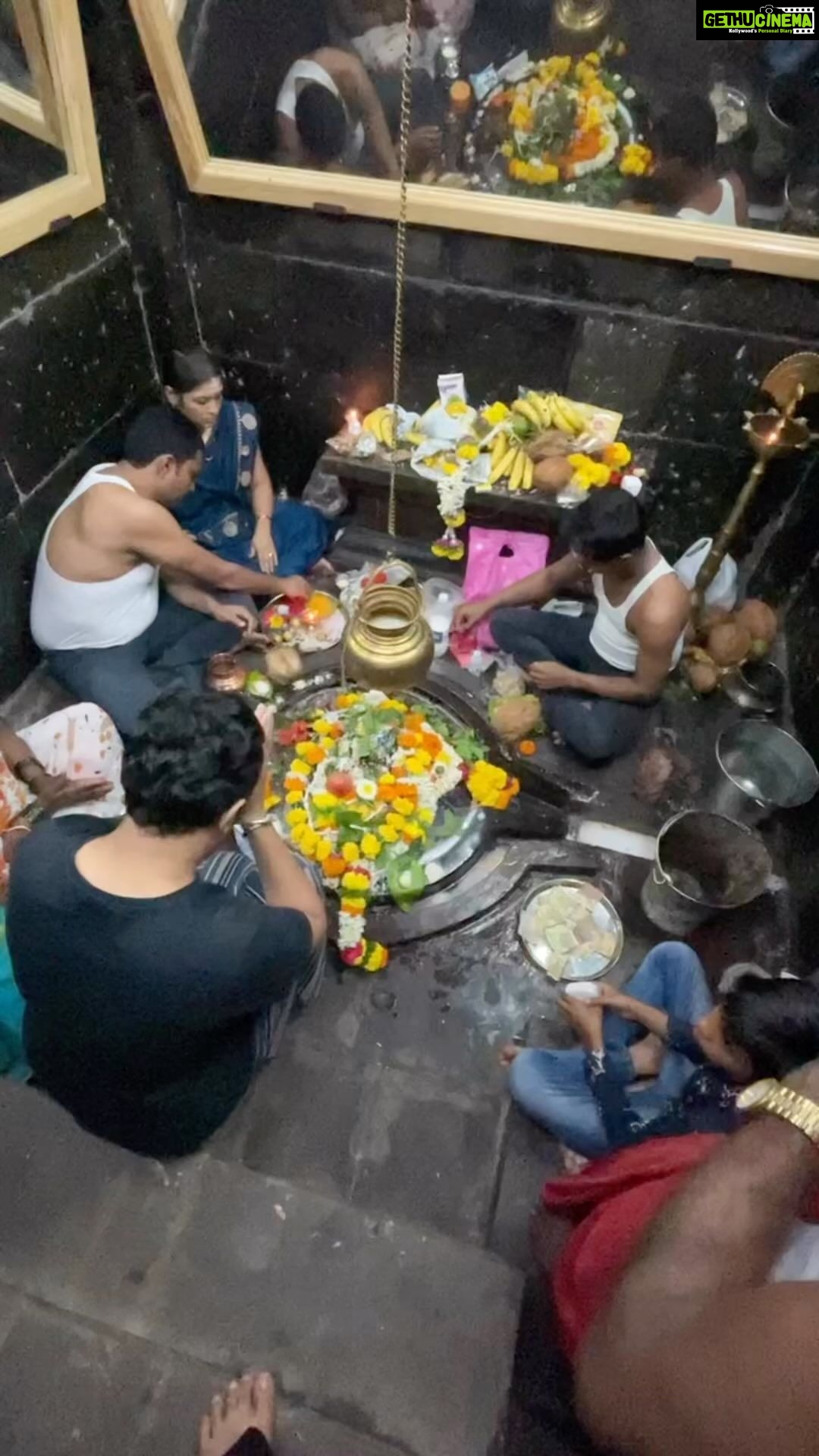 Shilpa Thakre Instagram - श्रावण महिन्याचा पहिला सोमवार आणि नागपंचमी च्या हार्दिक शुभेच्छा ✨🚩 बोला हर हर महादेव 🚩❤️ श्रावणमहिन्यातली नागद्वाराची आरती ऐकायला विसरु नका . लिंक bio मधे mention केली आहें Make reels on this song ❤️ Singer :- @mayursukale Music Composed Arranged and programmed by :- @padmanabh.official_ Produced By : @shilpa_thakre_official Rhythm Arranged and Performed by :- @omkar_ingawale_official Chorus :- Vivek Naik Sonal Naik @rahul.chitnis @_veenajoshi Mixed And Mastered by :@vinayakpawarrc3 at Sound Ideaz Studios , Mumbai Voice Recorded by @avdhootwadkar at Asia Music Vision Studios , Mumbai Rhythm Recorded by Sumit at DAWN Studios, Pune Director : vikramsenchavan DOP & BTS : Amit Mane Mayur Sukale’s Makeup : @nimi_makeover Managment :@kalyanitapaseofficial @vishalchawan_official #shilpathakre #aartinagdwara #mahadev #somvar # shravansomvar # shravan #shiva #bhole #bholenath #shankar #god #aarti #gratitude #love #likeforlikes #likeforfollow #instagood #instagram #insta #instadaily