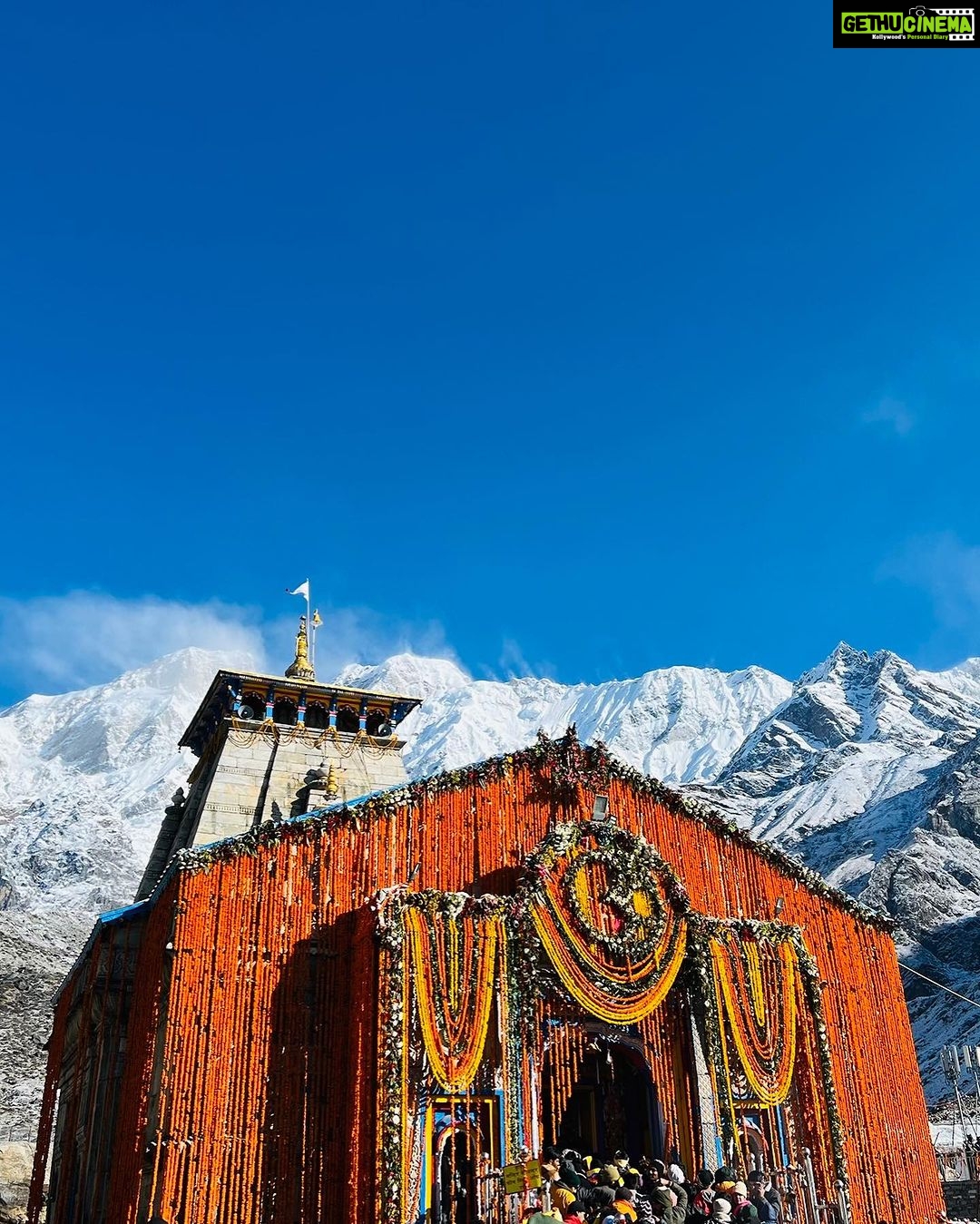 Shilpa Thakre Instagram - Kedarnath That too on birtday❤️ #shilpathakre #expressionqueen #specialday #kedarnath #bhole #bholenath #birthday #birthdaygirl #birthdayparty #gratitude #god #harharmahadev #shambhu #mahadev #shiva #shivji #neelkanth #devbhoomi #uttarakhand Kedarnath Temple-केदारनाथ मंदिर
