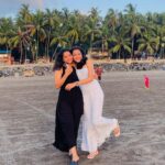 Shilpa Thakre Instagram - Happy birthday my munchkin! 🖤✨ sare couple goals vale photos maine tere saath hi lene hai ! 😂😂🥹😘🥰 . . Miss you! 💜 . . #shilpathakre #galfriends #sister #foreverus #love Mumbai, Maharashtra