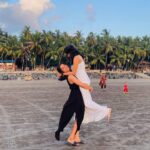 Shilpa Thakre Instagram - Happy birthday my munchkin! 🖤✨ sare couple goals vale photos maine tere saath hi lene hai ! 😂😂🥹😘🥰 . . Miss you! 💜 . . #shilpathakre #galfriends #sister #foreverus #love Mumbai, Maharashtra
