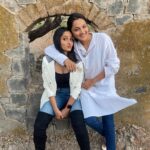 Shilpa Thakre Instagram - Happy birthday my munchkin! 🖤✨ sare couple goals vale photos maine tere saath hi lene hai ! 😂😂🥹😘🥰 . . Miss you! 💜 . . #shilpathakre #galfriends #sister #foreverus #love Mumbai, Maharashtra