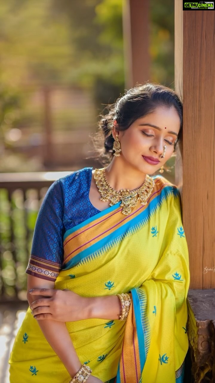 Shilpa Thakre Instagram - BTS from a recent shoot with actress @shilpa_thakre_official . . .. . . Styling and look design by : @stylebyk2 Saree & Blouse by : @k2fashioncloset Makeup by : @priyankapore_makeupartist Jewellery by : @chandrakalm_jewellery . . . . . . . . #marathicelebs #marathiactress #marathicelebrity . . @marathicelebrityofficial @marathicelebrityteam @marathi__culture @planetmarathiott @marathi_actress @sunmarathi @marathi.actress.in बेलटुंगवाडा Beltungwada