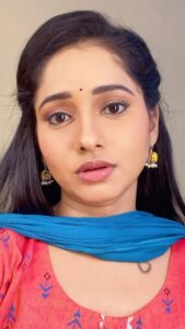 Shilpa Thakre Instagram - बस ख़ुश रहा करो 😂 #shilpathakre #expressionqueen #fun #funny #funnyvideos #reelsvideo #reelitfeelit #reelsinstagram #viral #viralvideos #instagram #insta #instagood #instamood #likeforlikes #share #comment
