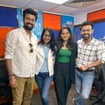 Shilpa Thakre Instagram - 'नवी जन्मेन मी' ह्या मालिकेच्या कलाकारांनी प्रमोशननिमित्त रेडिओ स्टेशनला भेट दिली. #SunMarathi #सनमराठी #सोहळानात्यांचा #SavaliHoinSukhachi #Promotion #Radio