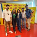 Shilpa Thakre Instagram - 'नवी जन्मेन मी' ह्या मालिकेच्या कलाकारांनी प्रमोशननिमित्त रेडिओ स्टेशनला भेट दिली. #SunMarathi #सनमराठी #सोहळानात्यांचा #SavaliHoinSukhachi #Promotion #Radio