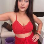 Shiny Dixit Instagram - red colour vibes ✨✨🎉🎉❤️❤️ mua @makeoverbyheena.01 . . . . . . . . . . . . . . . #life #instagram #lovetotravel #loveyourself #selfcare #selflove #love #viral #jgj #jaiguruji