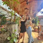 Shiny Doshi Instagram – “Side by side, making memories that last a lifetime.” #bff Bawri