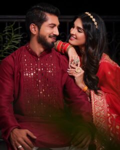 Shiny Doshi Instagram - Starry-eyed and moonstruck, all for the one I love! 🌟🌙 #LoveUnderTheMoon #karvachauth ❤️♾️ 🧿 Thank you @kalkifashion for making our karvachauth special ❤️ 📷 @abhay_r_kirti ❤️ Happy karvachauth everyone ❤️ 🌙 Mumbai, Maharashtra