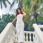 Shiny Doshi Instagram - White is my constant muse. 🕊️💫 #favoritecolor #eleganceinwhite 🤍 Sadh Villa, Karjat