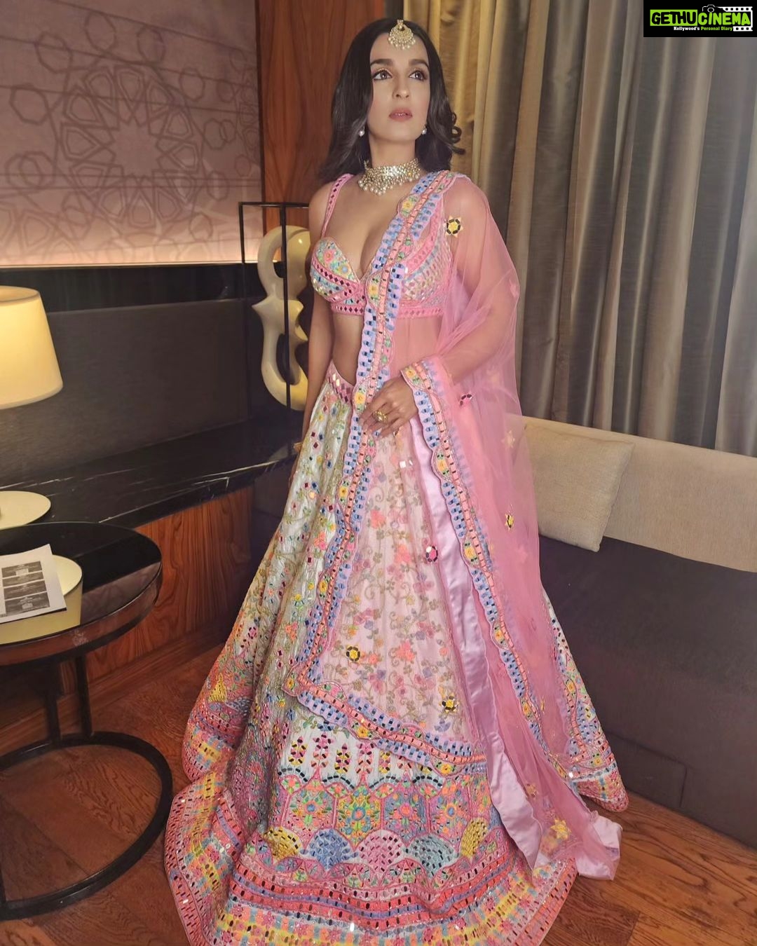 Shiny Doshi Instagram - "Enveloped in the splendor of this exquisite lehenga, feeling the magic of Indian heritage and my own beauty. 💖🌟 #LehengaLove #IndianElegance #FeelingGorgeous #navratriappearance #delhi Outfit: @rajbinderchahalofficial Jewellery: @tyaanijewellery Stylist: @stylebyvanshiika Makeup: @fragrance_makeup_studio Hair: @sonu_koli8489 Delhi