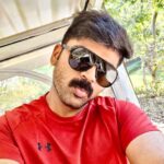 Shirish Sharavanan Instagram - 𝙇𝙤𝙤𝙠𝙞𝙣𝙜 𝙧𝙞𝙜𝙝𝙩 𝙖𝙩 𝙮𝙤𝙪 🥰😉 #sundayvibes