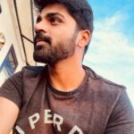 Shirish Sharavanan Instagram - Golden hour is my Magic hour ☀️#goldenhour #sun #bluesky