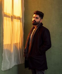 Shirish Sharavanan Instagram - “Look test”  3  Photography @iamvigneshjayakumar 
Designer @eega_praveen 
Studio @million_dollar_studios 
Thanks to @yuvraj_ganesan @shanmuga__priyan @conzeptnoteoff