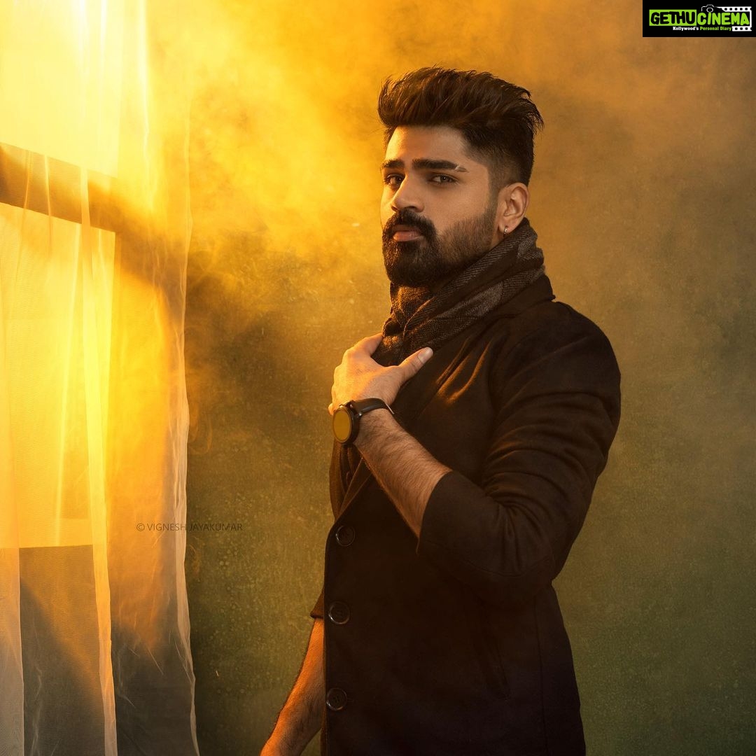 Shirish Sharavanan Instagram - “Look test” 1 Photography @iamvigneshjayakumar Designer @eega_praveen Studio @million_dollar_studios Thanks to @yuvraj_ganesan @shanmuga__priyan @conzeptnoteoff