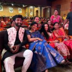 Shivani Baokar Instagram – झी मराठी उत्सव नात्यांचा!

आता ‘लवंगी मिरची’ ची गोष्ट एका नव्या वेळेत… 
10 मे पासून, 
बुध – शनि, रात्री 10 वाजता. 

#उत्सवनात्यांचा #UtsavNatyancha #ZeeMarathi #MeMarathi #LavangiMirchi #marathiserial