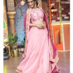 Shivani Baokar Instagram - Team 'Lavangi Mirchi' Chala Hawa Yeu Dya vishesh Aaj ani udya, ratri 9:30 la aplya ZeeMarathi var ❤️😘 MUA @makeupbyberdesaurabh Dress by @vrushalee_fashion_studio Styled by @saileerajpurenagane Mumbai, Maharashtra